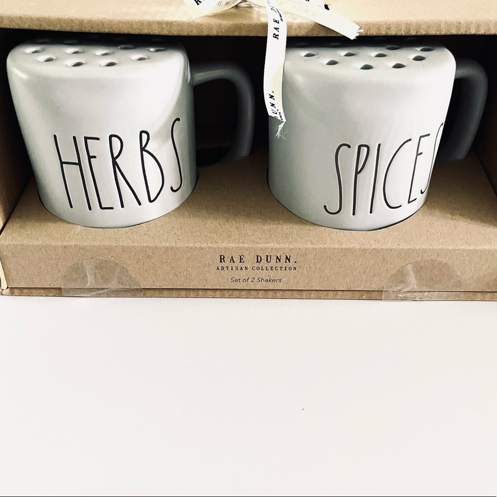 NIB Rae Dunn Herbs & Spices Shakers